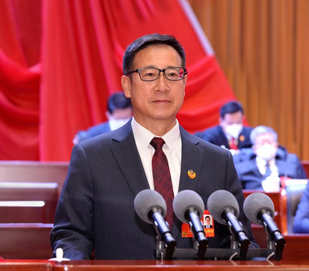 您当前的位置:>内蒙古新闻网>经济>专栏>内蒙古政协>杨印主持开幕大会