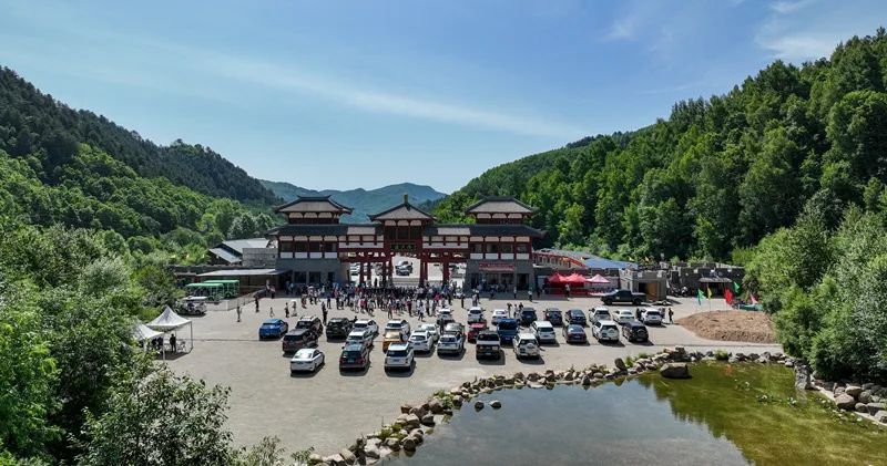 宁城县燕山北麓·百里画廊消夏季启幕-新闻中心-内蒙古新闻网
