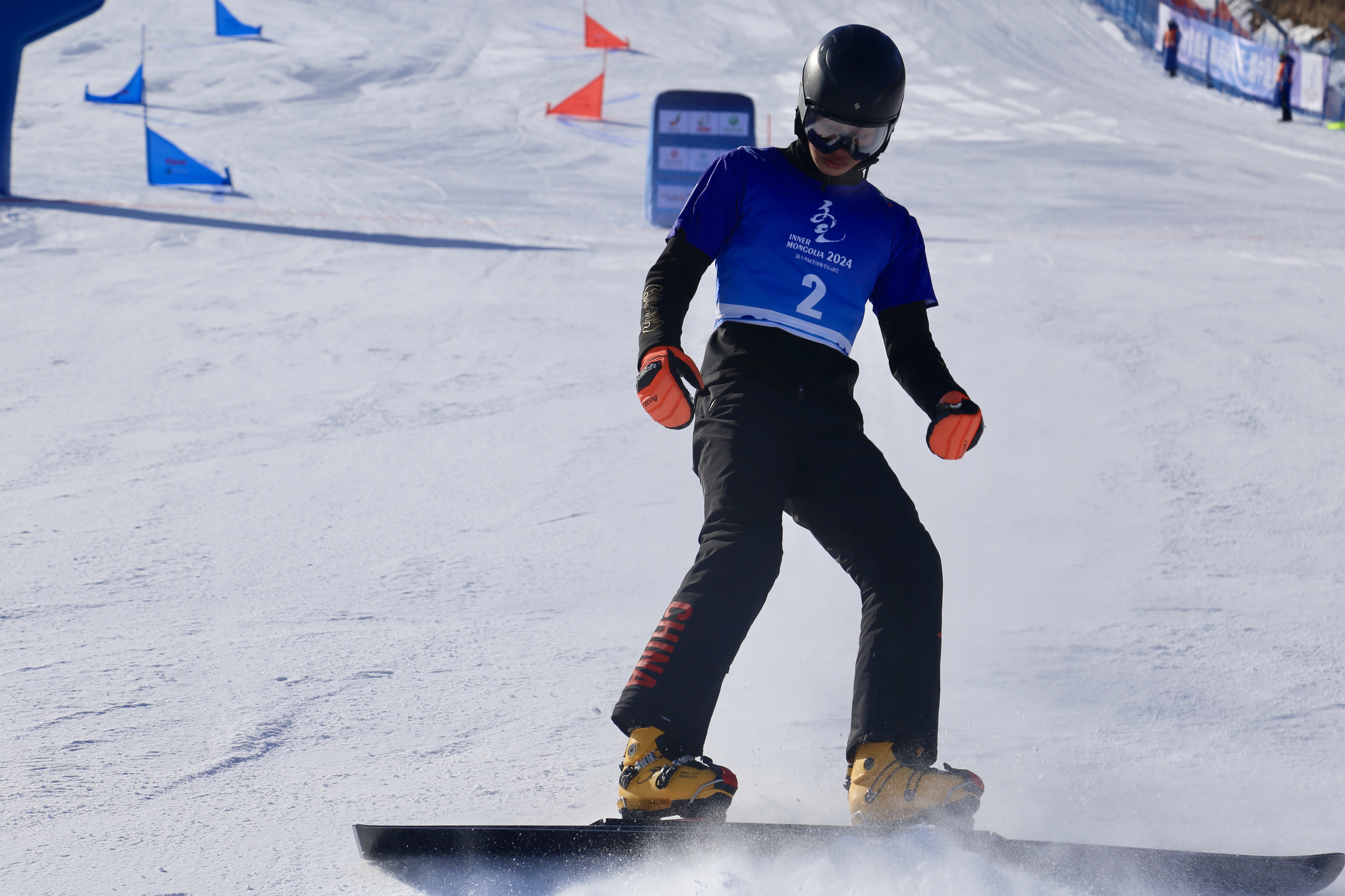 内蒙古队斩获1金1铜十四冬单板滑雪平行大回转青年组比赛完赛