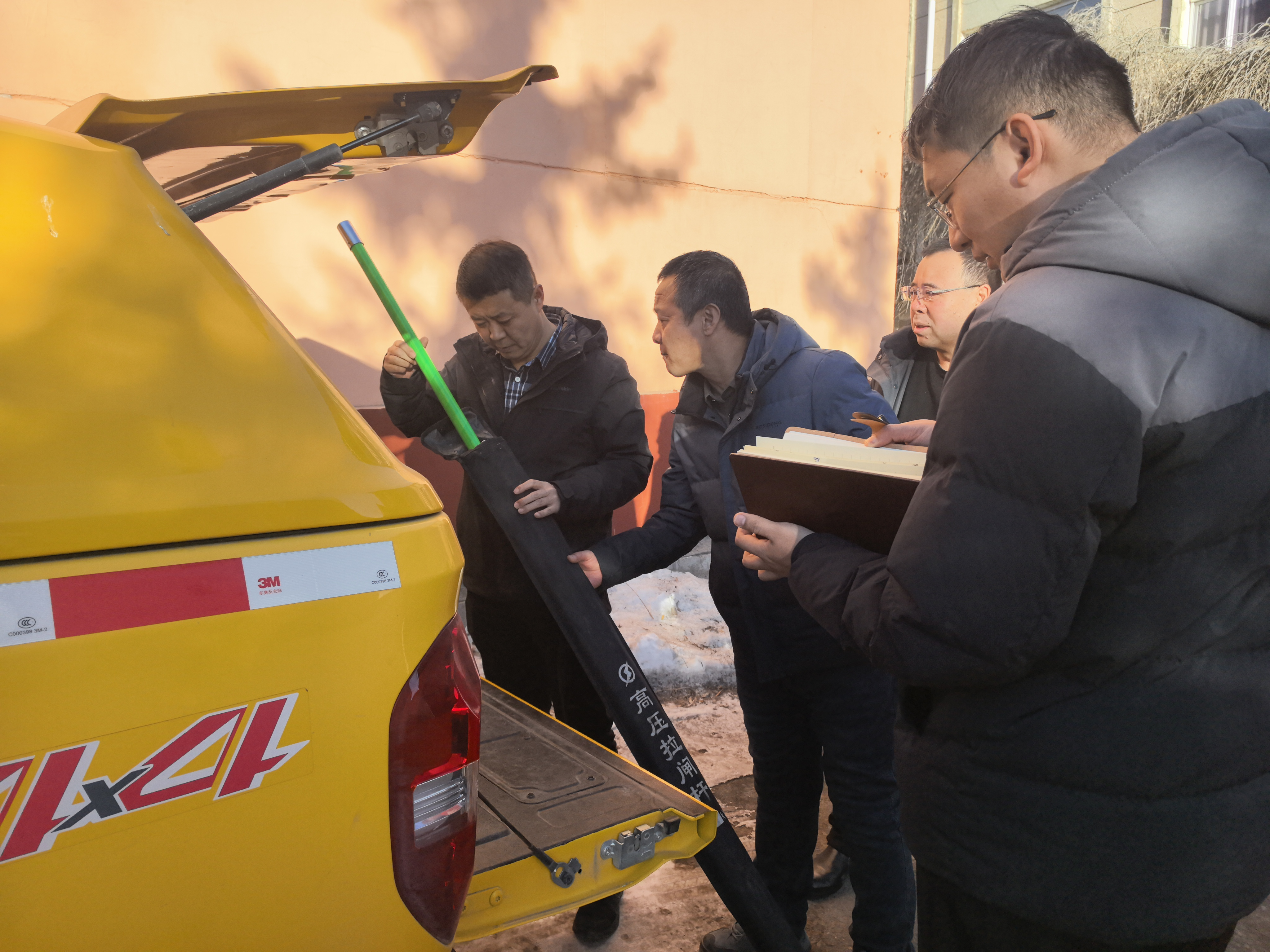 小事暖人心 实事护权益